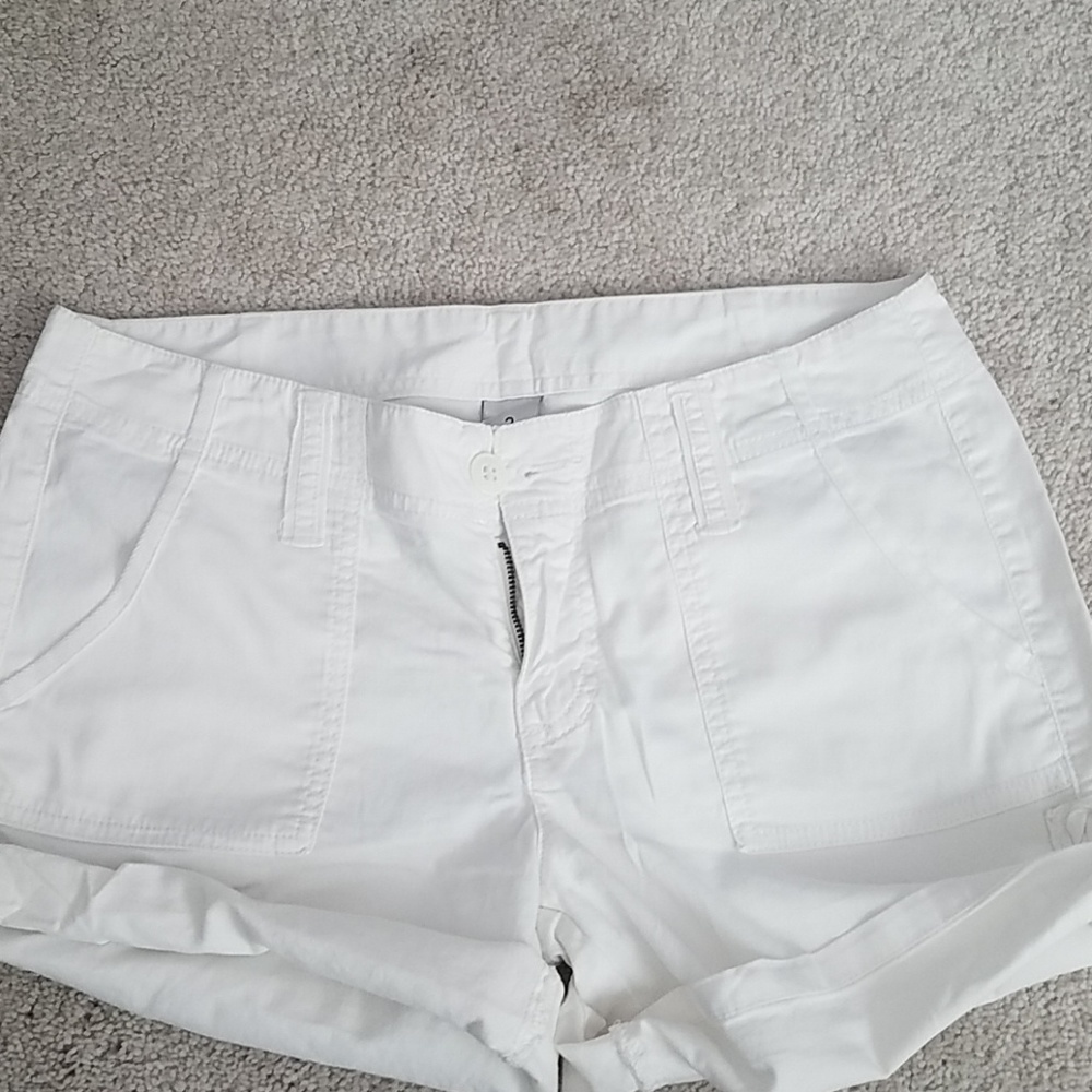 Size 2/26 Lucky Brand roll up white shorts